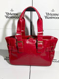 Bolso rojo con logo estampado