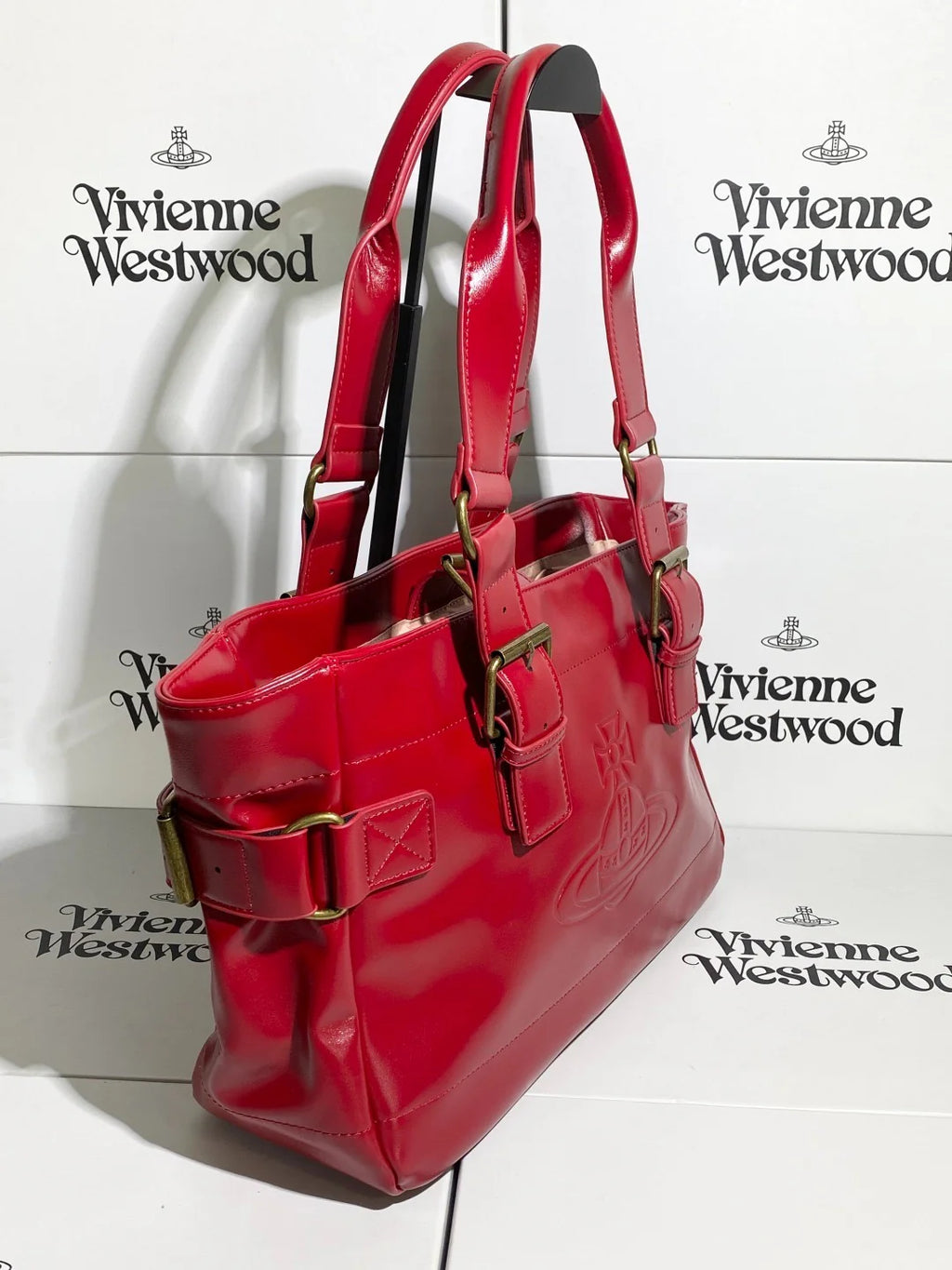 Bolso rojo con logo estampado