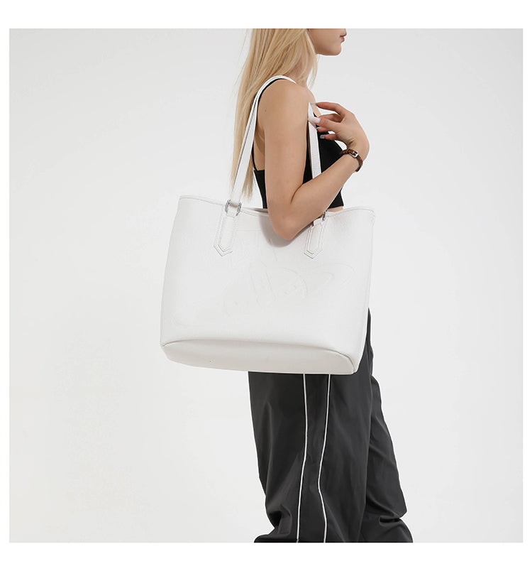 Bolso de hombro con logo estampado
