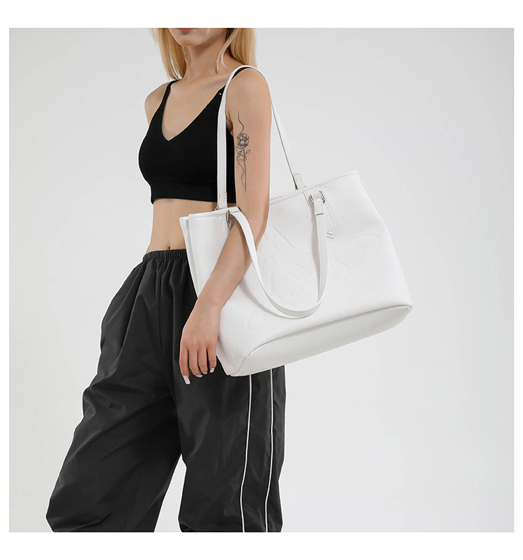 Bolso de hombro con logo estampado