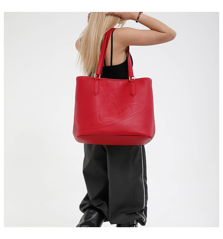 Bolso de hombro con logo estampado