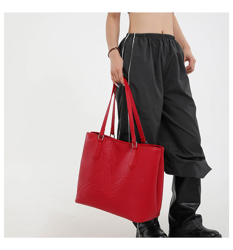 Bolso de hombro con logo estampado