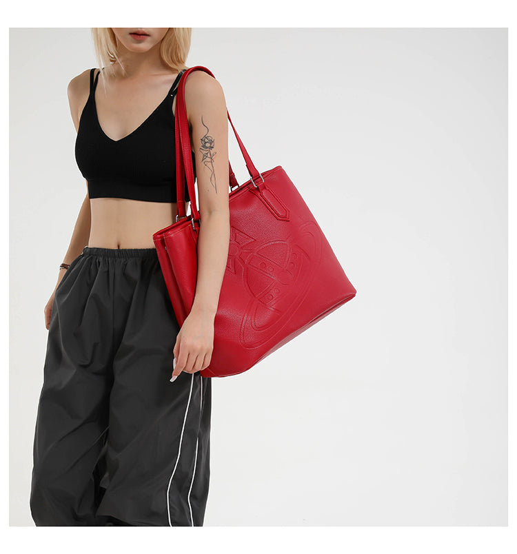 Bolso de hombro con logo estampado