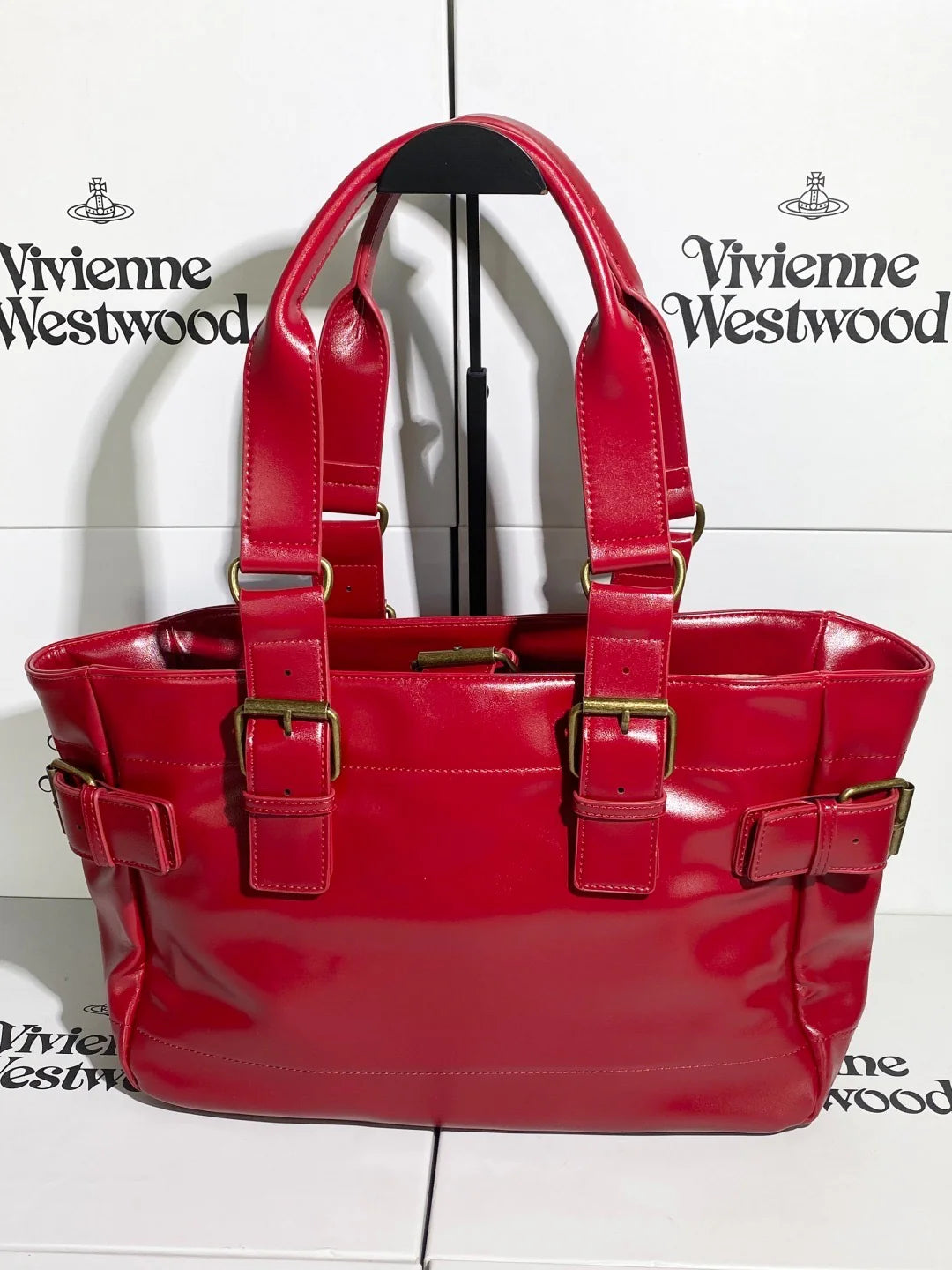 Bolso rojo con logo estampado