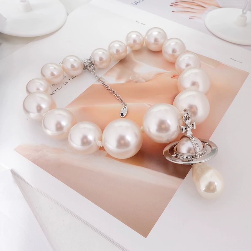 Collar de Perlas Gigantes