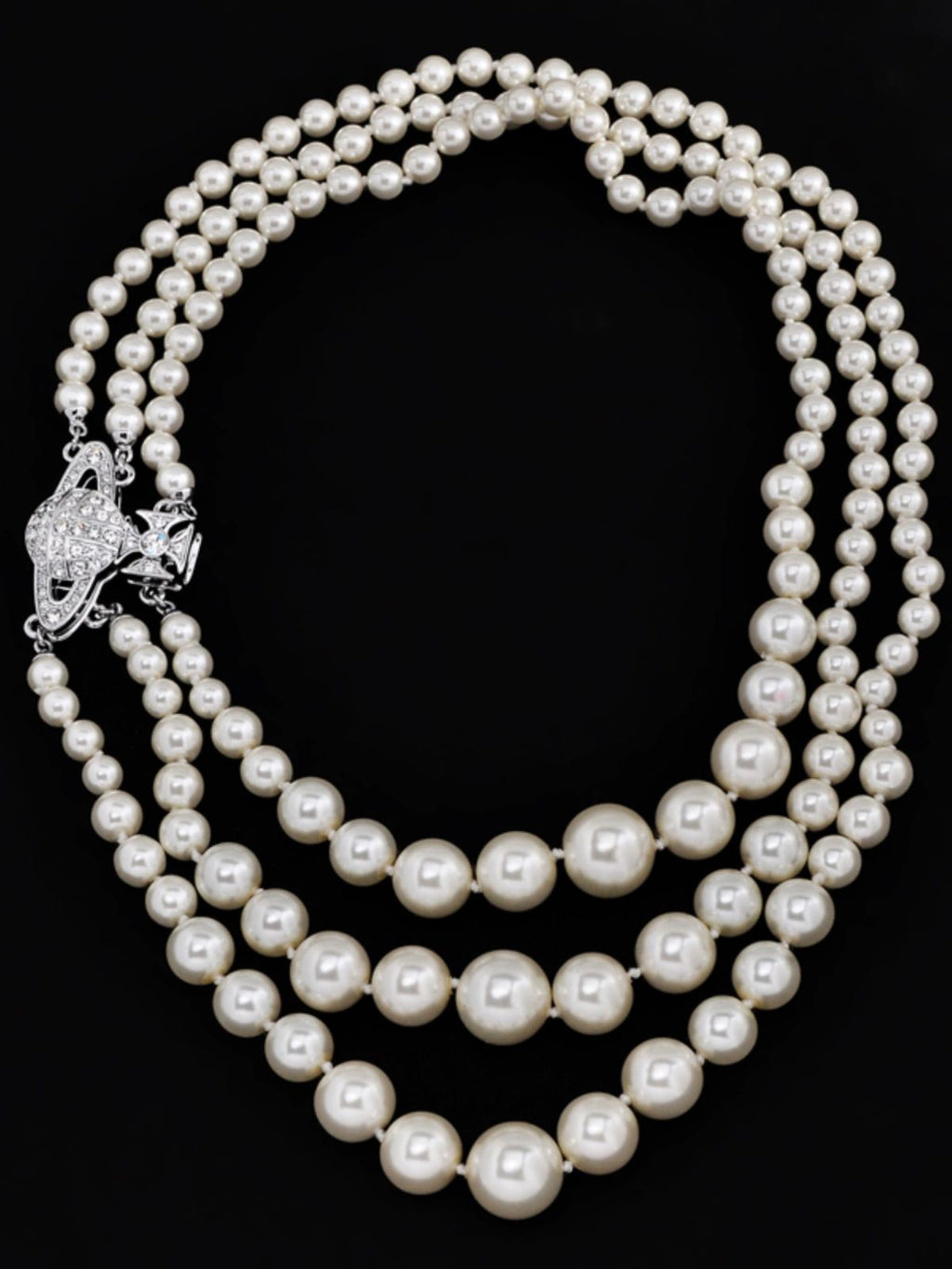 Collar de Perlas con Triple Hilera
