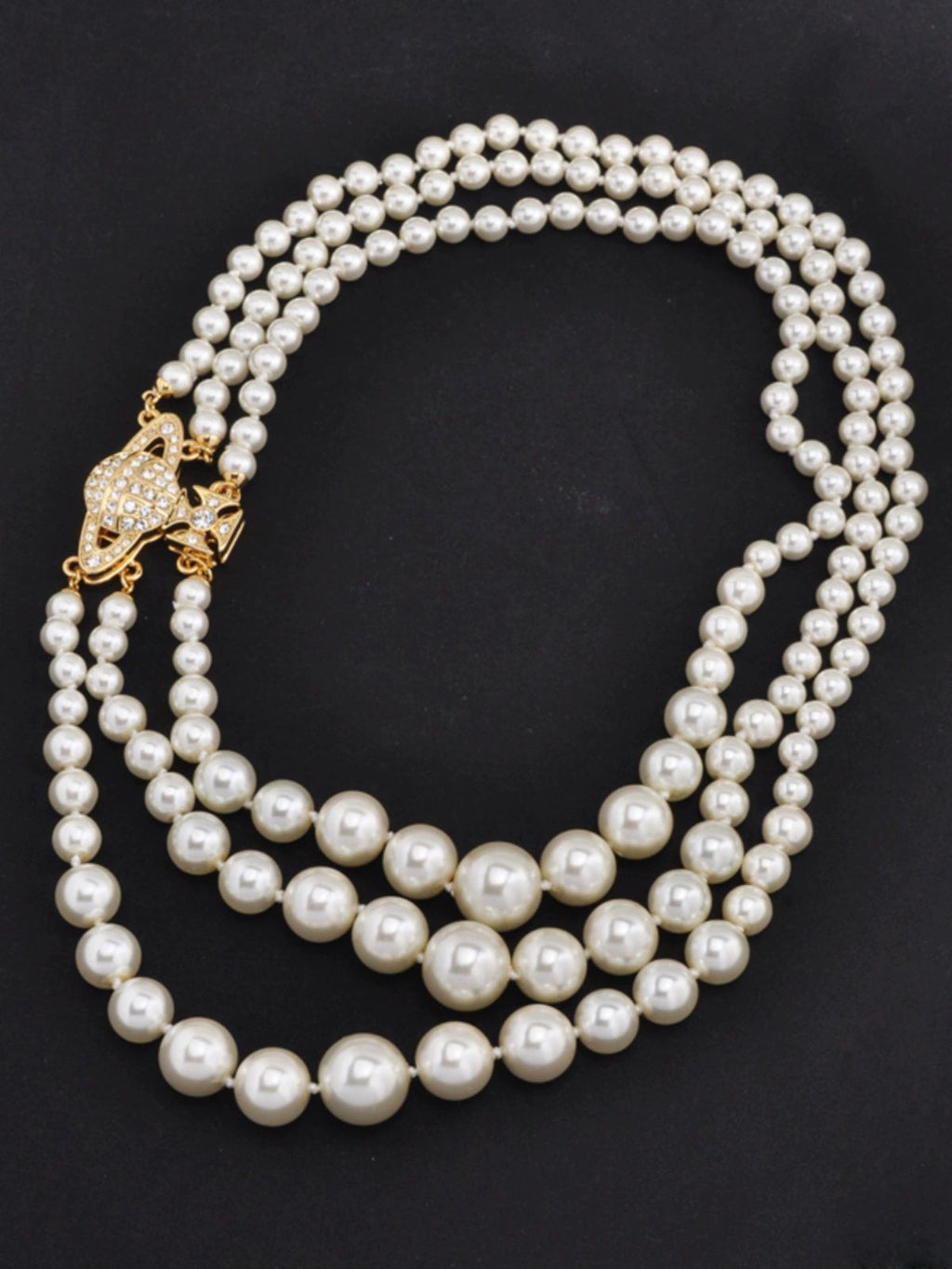 Collar de Perlas con Triple Hilera