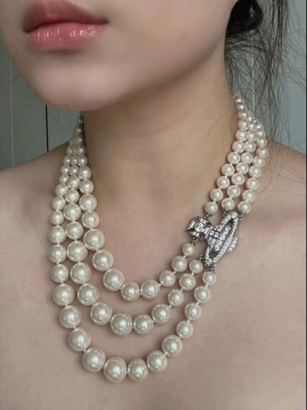 Collar de Perlas con Triple Hilera
